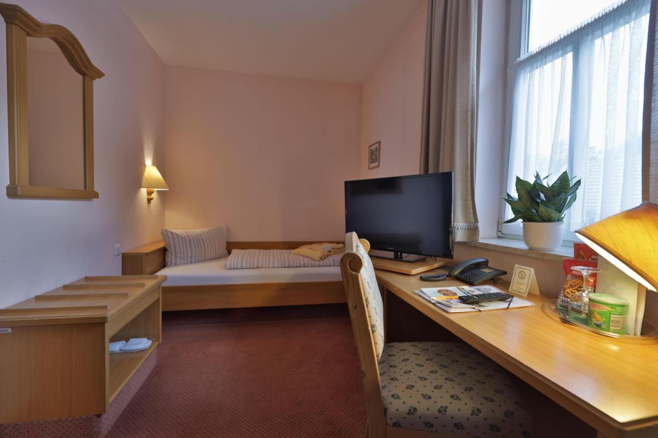 Hammermuehle Hotel & Gesundheitsresort Stadtroda ภายนอก รูปภาพ
